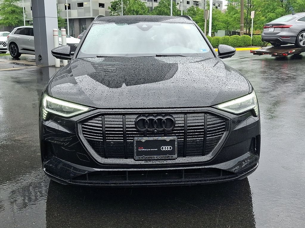 Thumbnail: 2022 Audi e-tron - 2