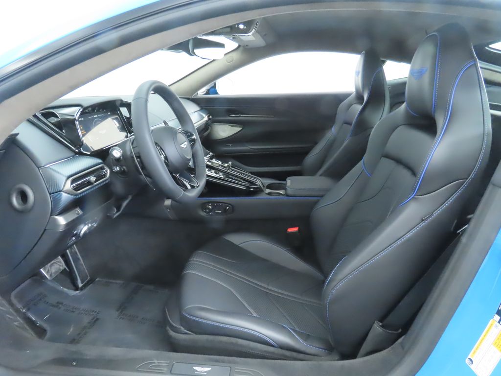 Thumbnail: 2025 Aston Martin Vantage - 19