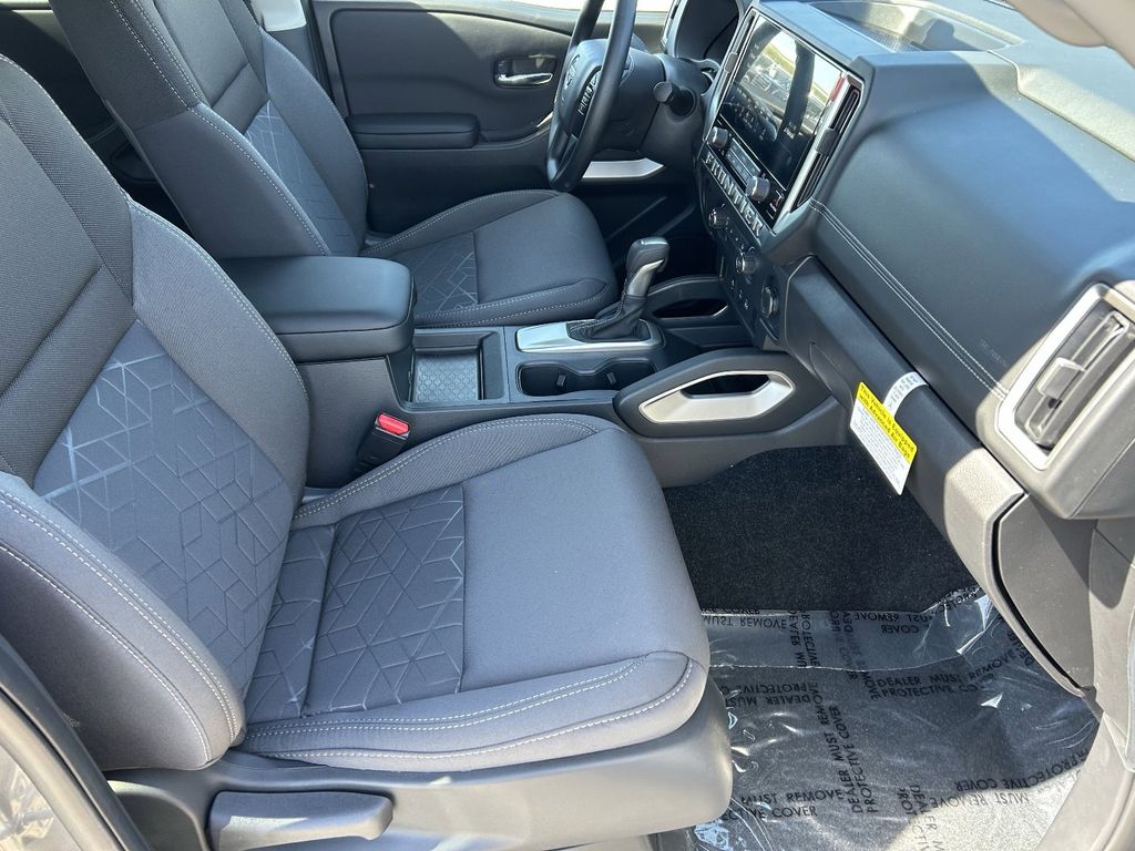 2026 Nissan Frontier SV - Photo 9