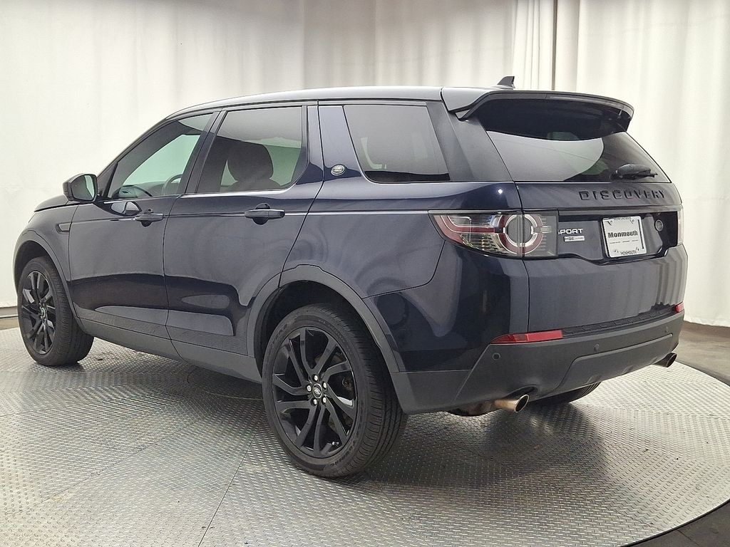 Thumbnail: 2016 Land Rover Discovery Sport - 6