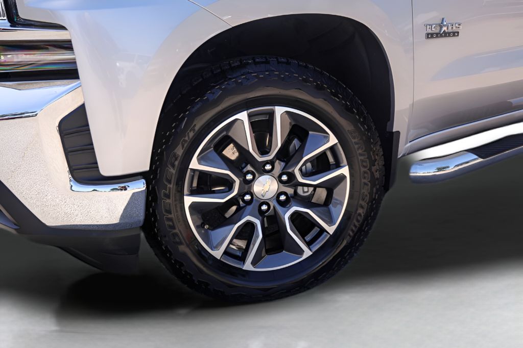 Used 2020 Silver Chevrolet LT image 2