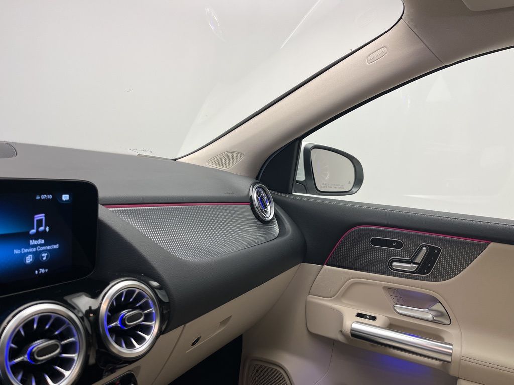 Thumbnail: 2023 Mercedes-Benz GLA - 24