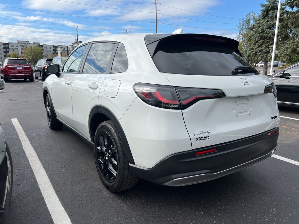 Thumbnail: 2023 Honda HR-V - 2