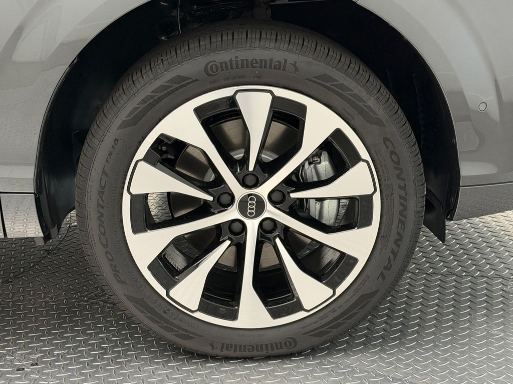 Thumbnail: 2026 Audi Q3 - 8