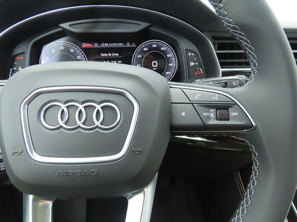 Thumbnail: 2025 Audi Q7 - 12