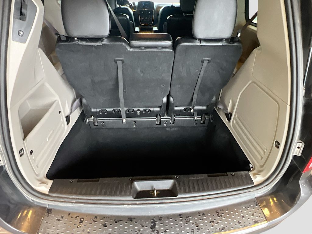 Used 2019 Gray Dodge SXT image 25