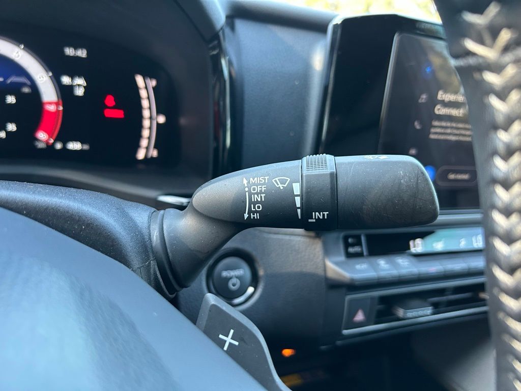 Thumbnail: 2025 Toyota Camry - 21