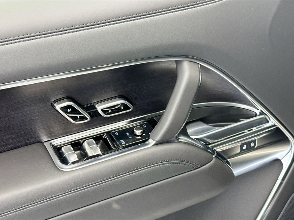 Thumbnail: 2026 Land Rover Range Rover - 22