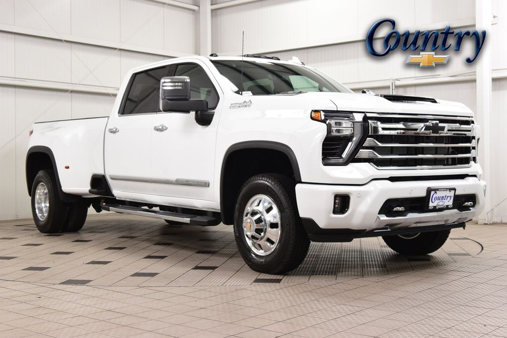 Summit White 2026 Chevrolet Silverado 3500HD Pickup Truck Four-Wheel Drive Automatic