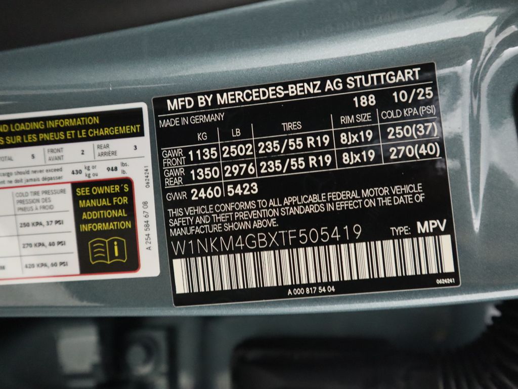 Used 2026 Silver Mercedes-Benz GLC 300 image 33