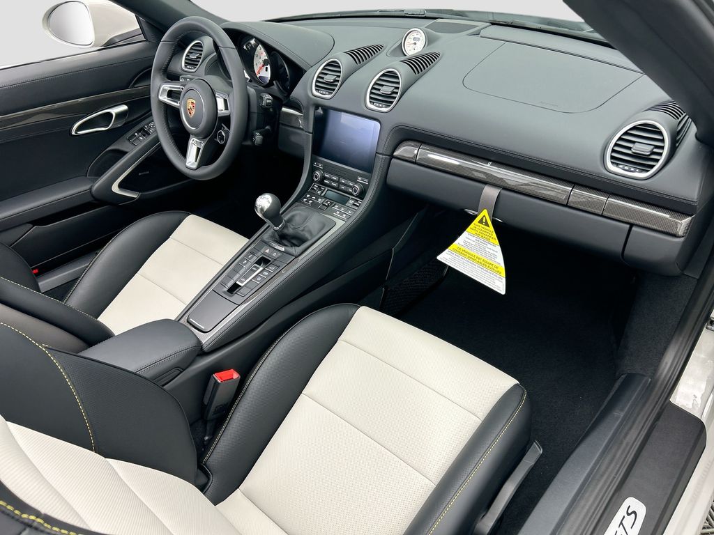 Thumbnail: 2025 Porsche 718 Boxster - 18