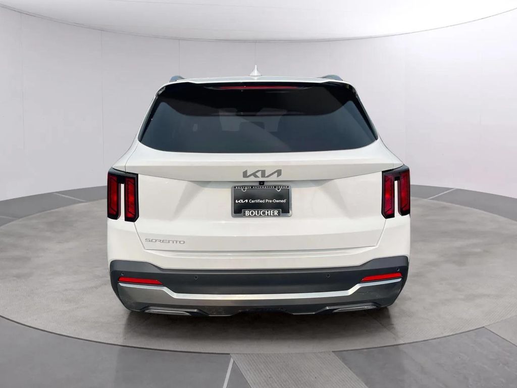 Certified Used 2025 Glacial White Pearl Kia S image 4