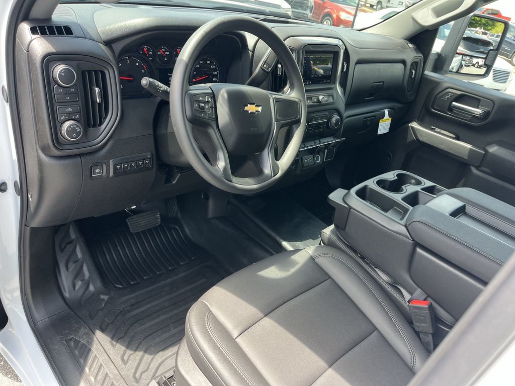 2025 Chevrolet Silverado 3500HD Work Truck photo