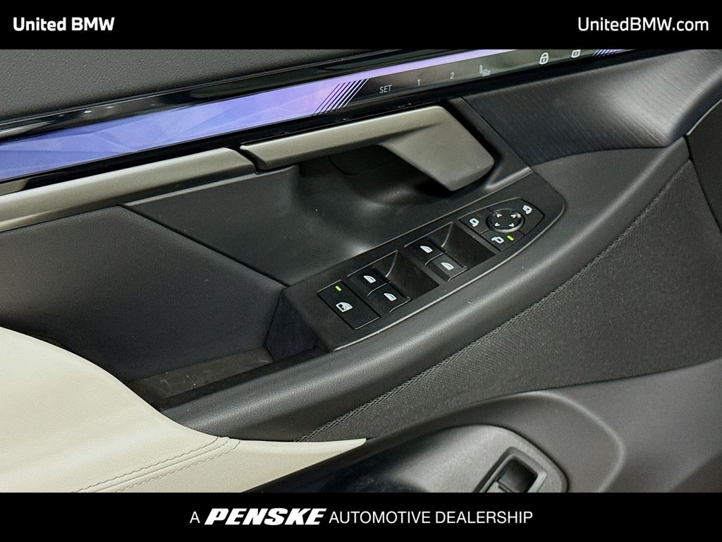 Thumbnail: 2024 BMW 5 Series - 3