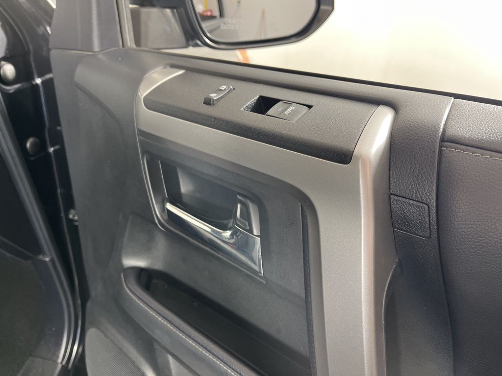 Thumbnail: 2020 Toyota 4Runner - 20