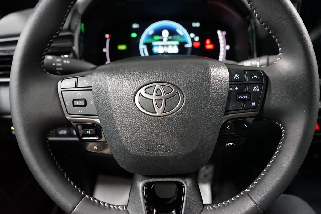 Thumbnail: 2025 Toyota Camry - 12