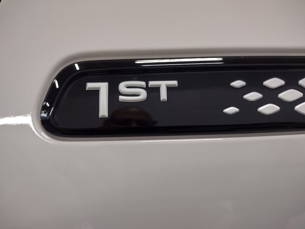 2025 Volkswagen ID. Buzz 1ST EDITION (TWO-TONE)