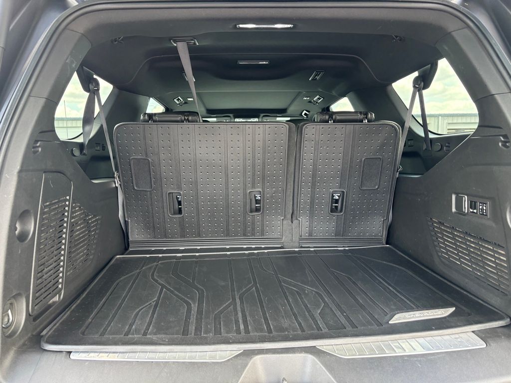 Used Car 2024 Chevrolet Suburban  Z71 For Sale Under $70,000 In Austin, Texas