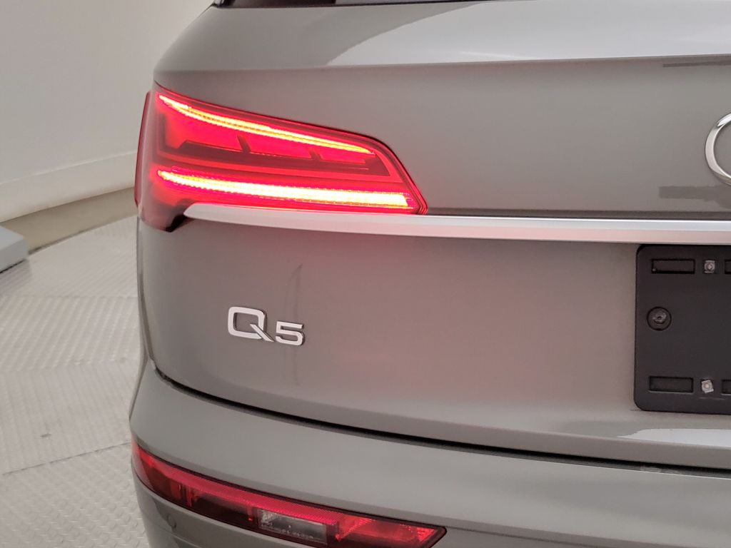 Thumbnail: 2023 Audi Q5 - 8