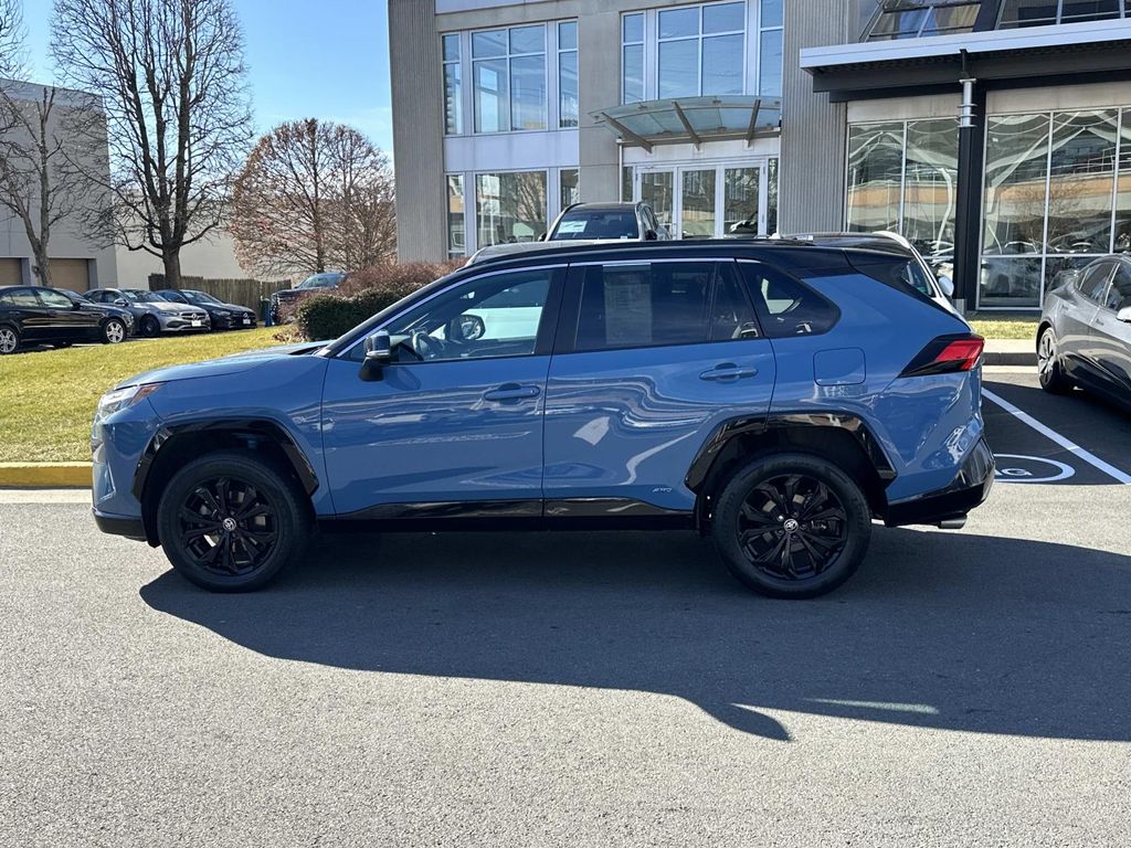 Thumbnail: 2022 Toyota RAV4 - 13