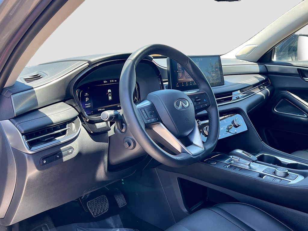 Used 2025 Gray INFINITI LUXE image 9