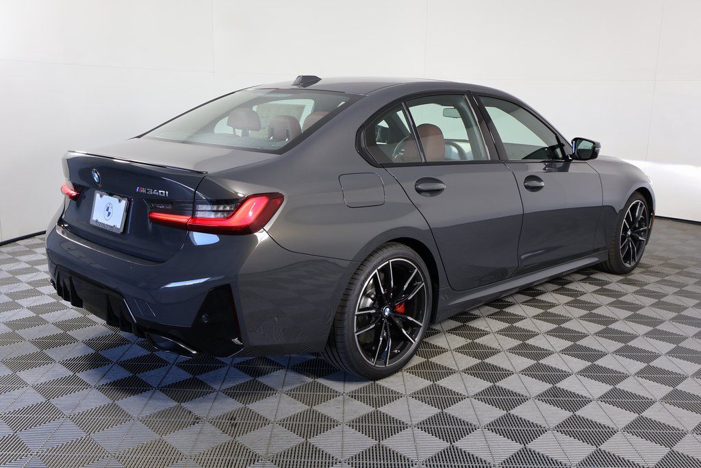 Thumbnail: 2026 BMW 3 Series - 2