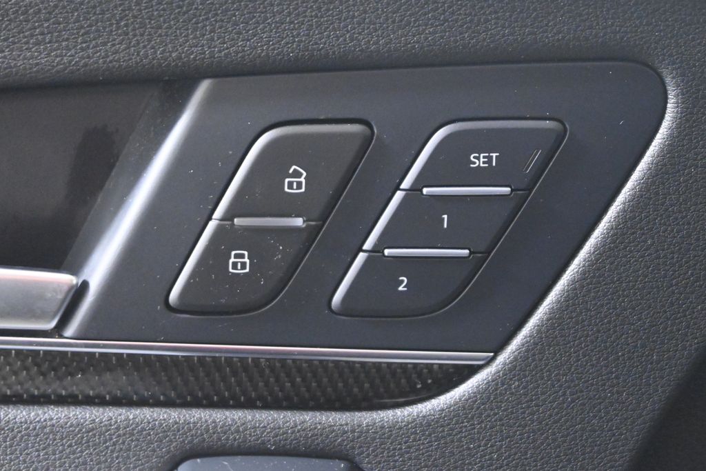 Thumbnail: 2023 Audi SQ5 - 27