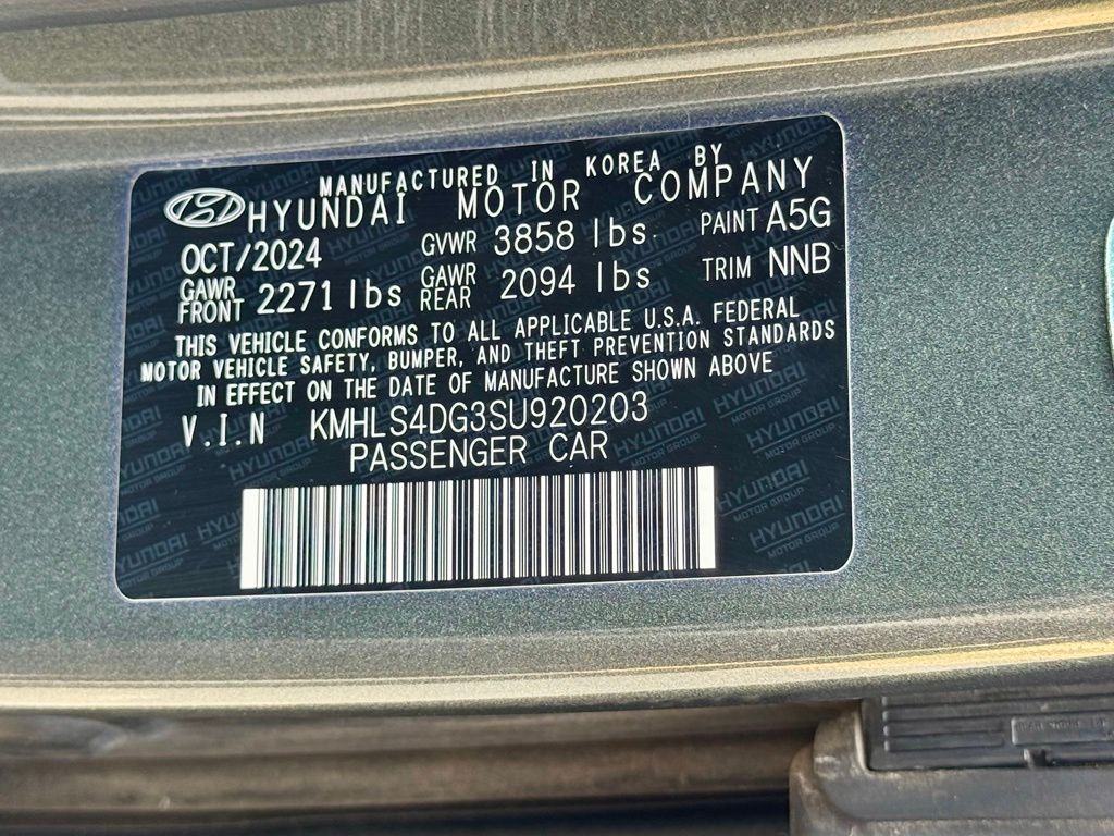 Used 2025 Hyundai Elantra Sedan