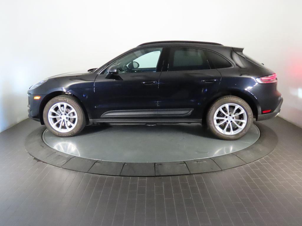 Thumbnail: 2026 Porsche Macan - 2