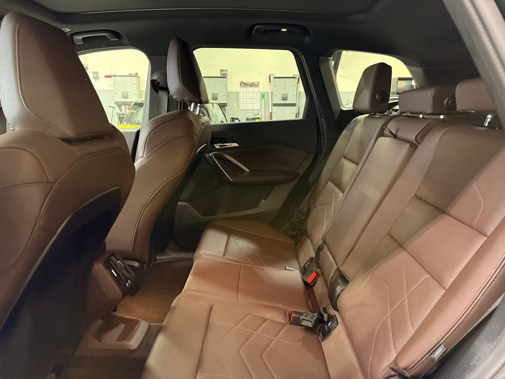 Thumbnail: 2025 BMW X1 - 21