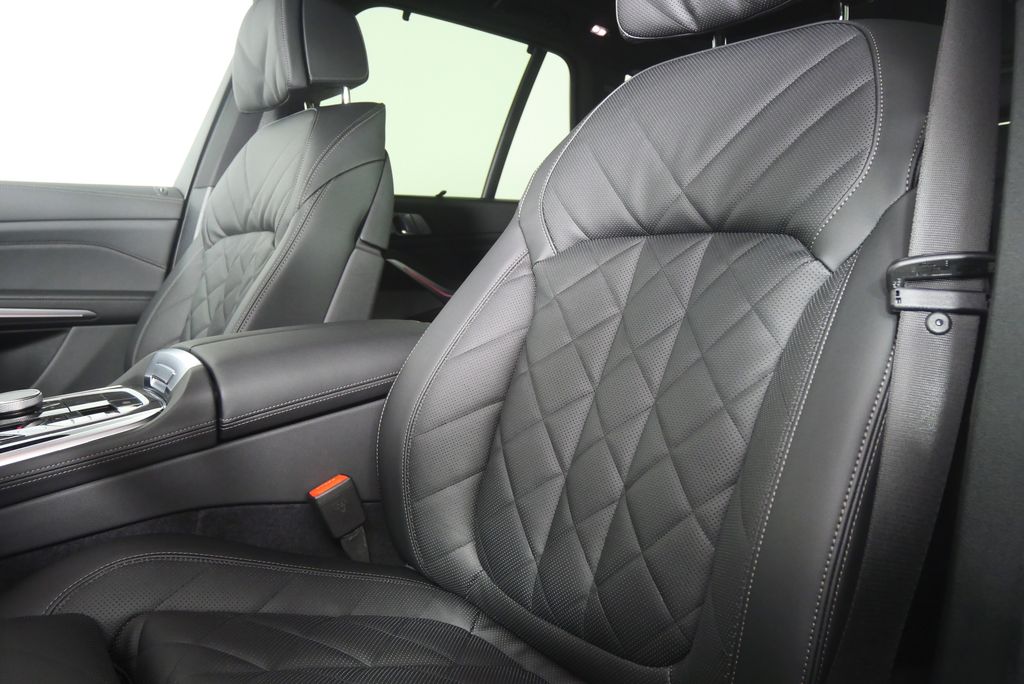 Thumbnail: 2026 BMW X5 - 11