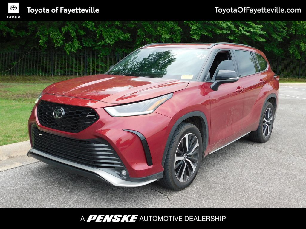 2022 Toyota Highlander XSE Hero Image