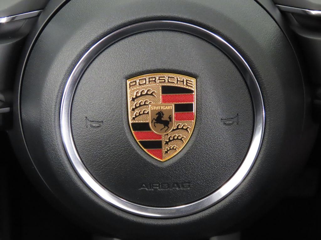 Thumbnail: 2026 Porsche Macan - 20