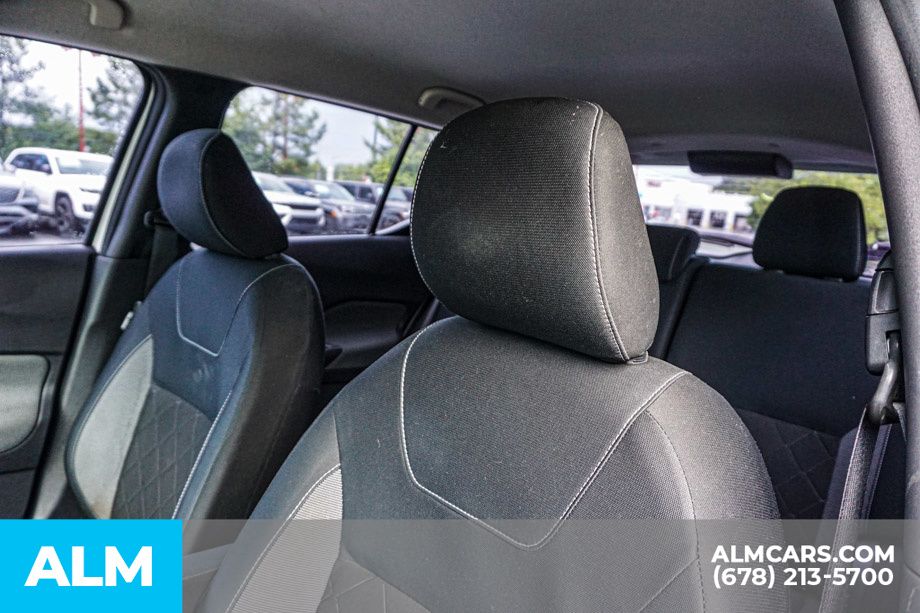 Used 2018 White Nissan SV image 18