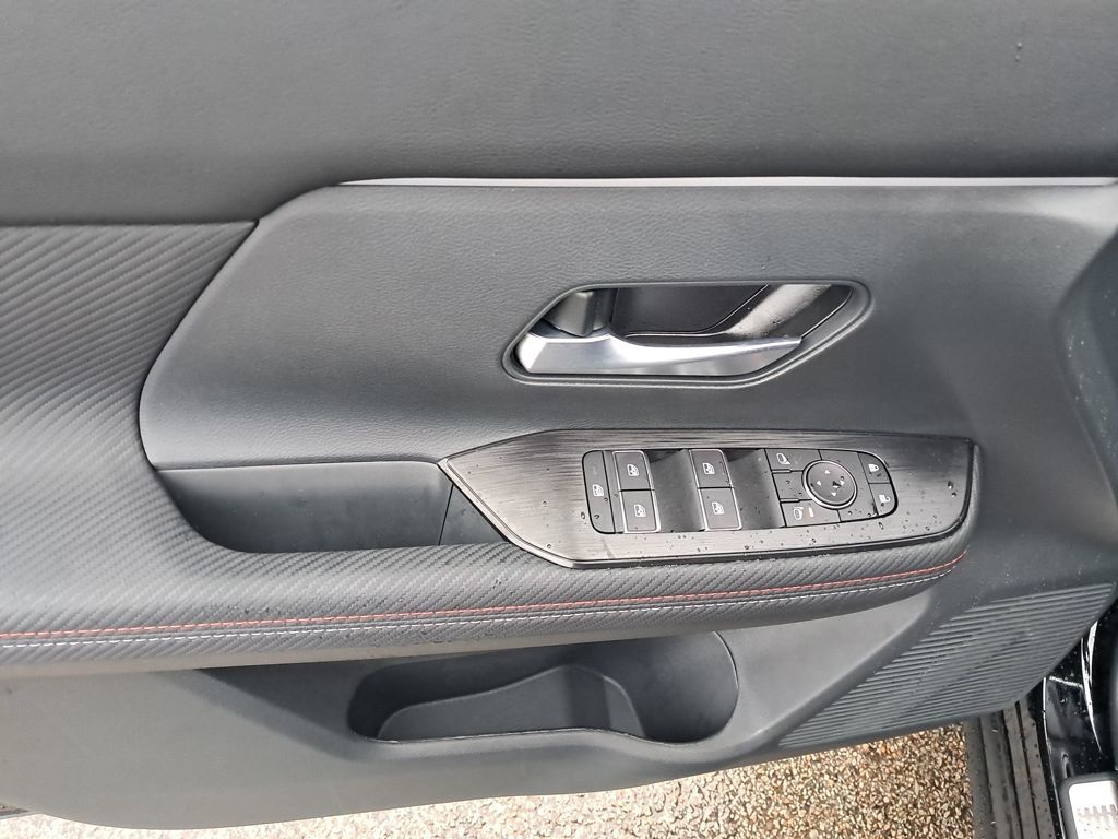 2026 Nissan Kicks SR - 10