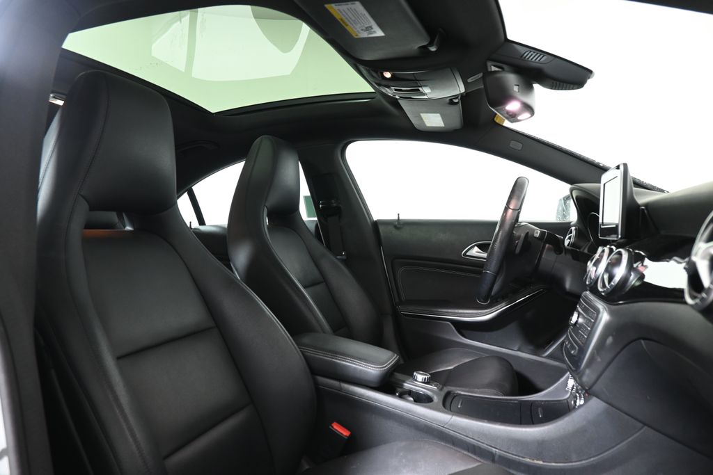 2015 Mercedes-Benz CLA 250 27