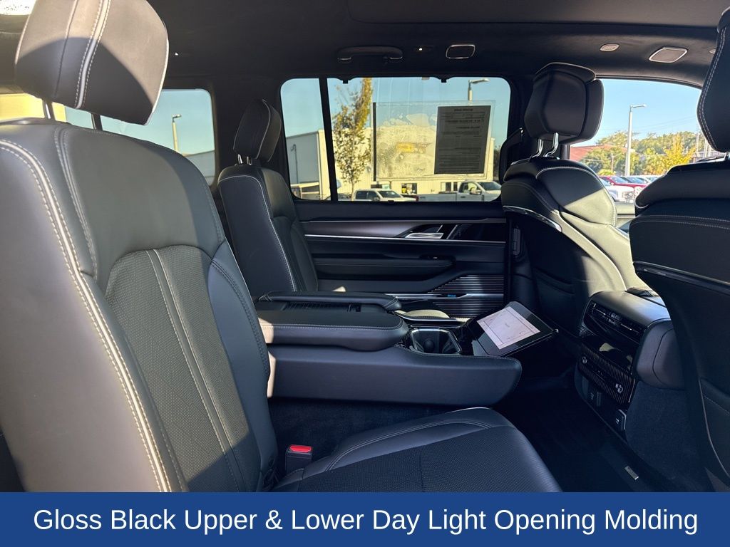 2023 Jeep Grand Wagoneer Obsidian 4x4