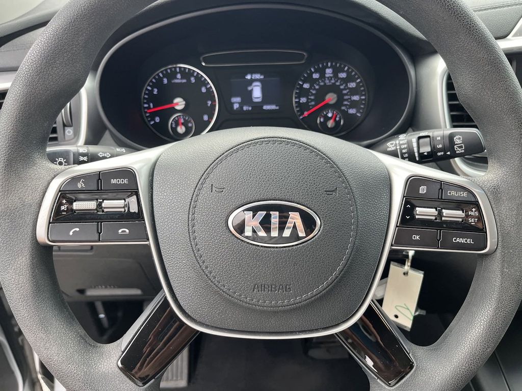 2019 Kia Sorento LX 29