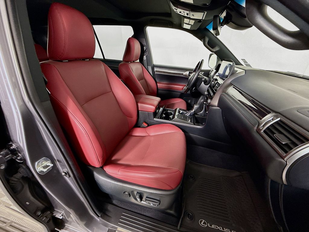 Thumbnail: 2023 Lexus GX - 30