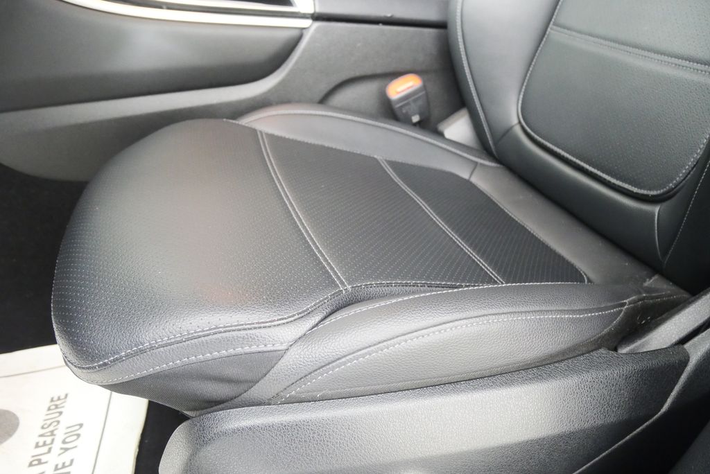 Thumbnail: 2024 Mercedes-Benz GLC - 8