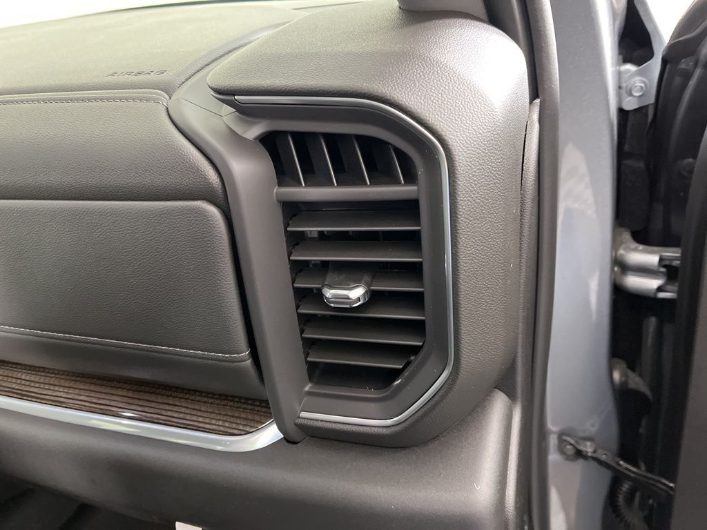 Thumbnail: 2026 Chevrolet Silverado 1500 - 11