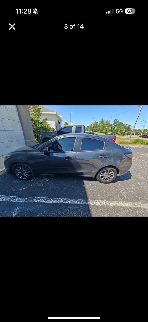 Gray (Graphite) 2019 Toyota Yaris LE Sedan FWD Sedan Front-Wheel Drive 6-Speed Automatic