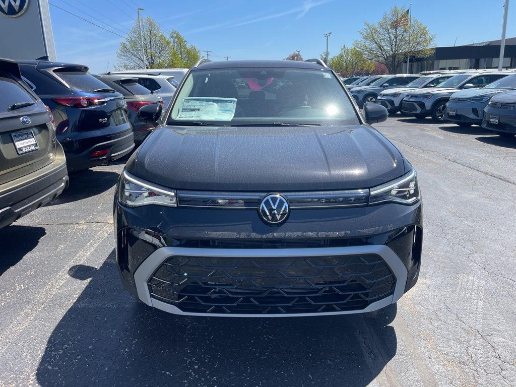 New 2026 Deep Black Pearl Volkswagen 1.5T SEL image 5
