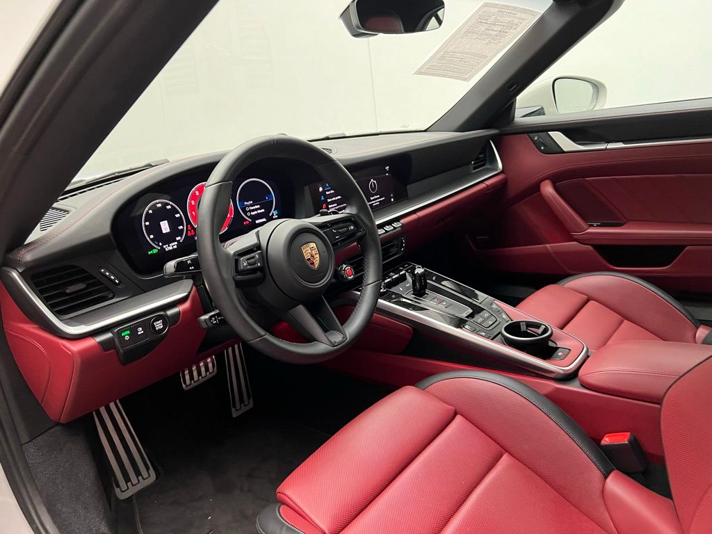 Thumbnail: 2025 Porsche 911 - 4