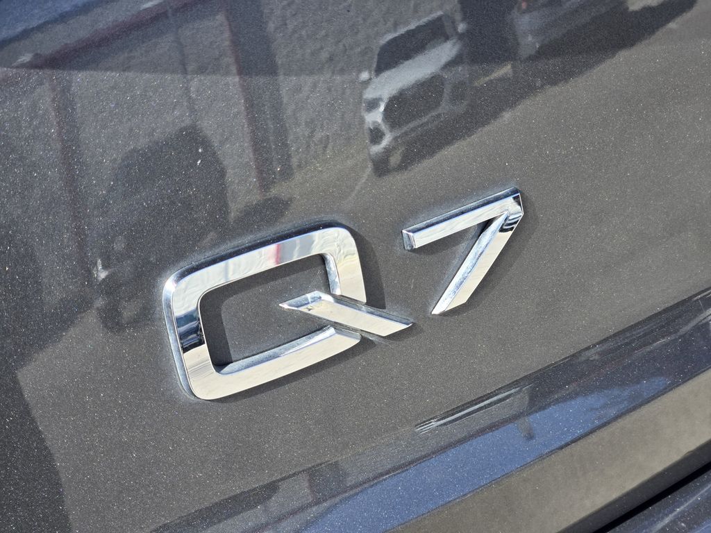 used 2023 Audi Q7 car, priced at $38,294