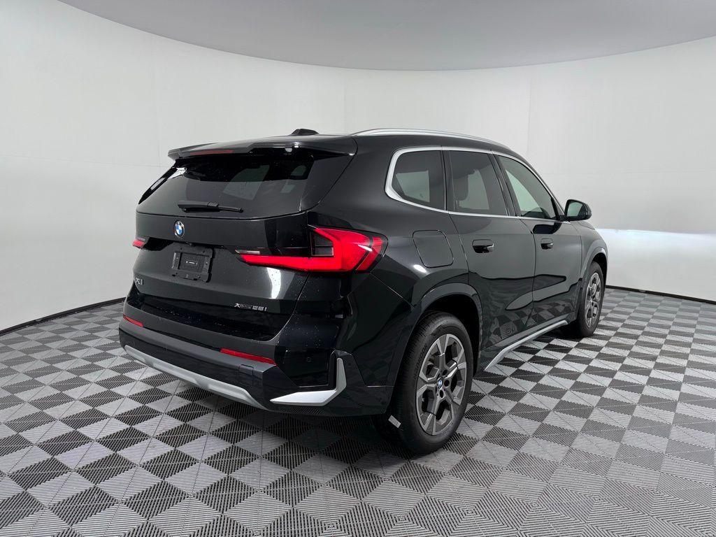 2025 BMW X1 xDrive28i 5