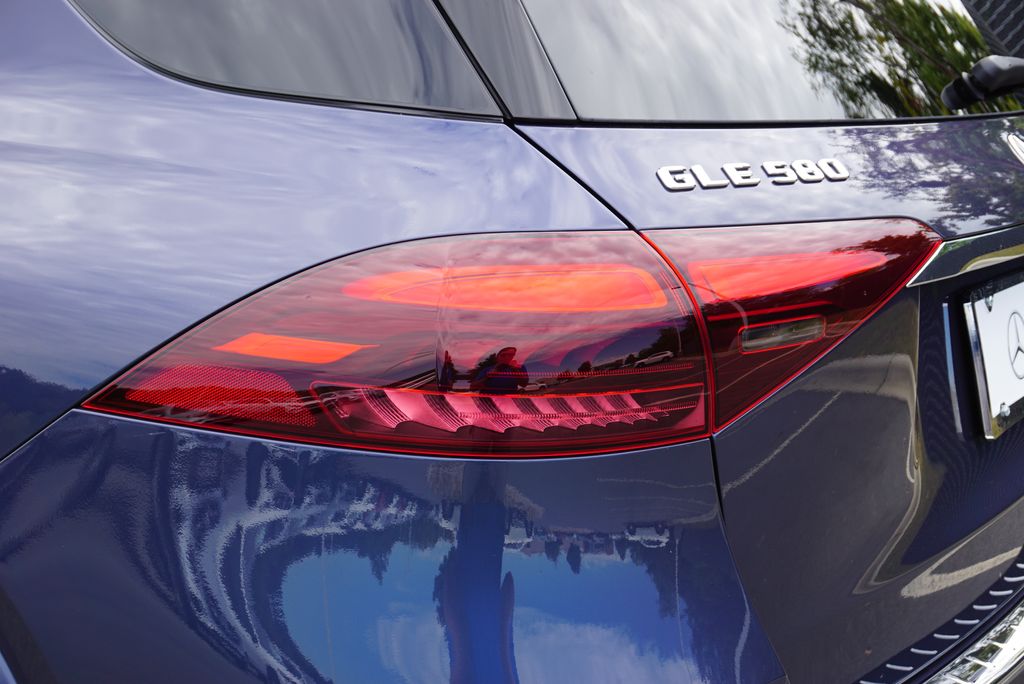 Thumbnail: 2026 Mercedes-Benz GLE - 16