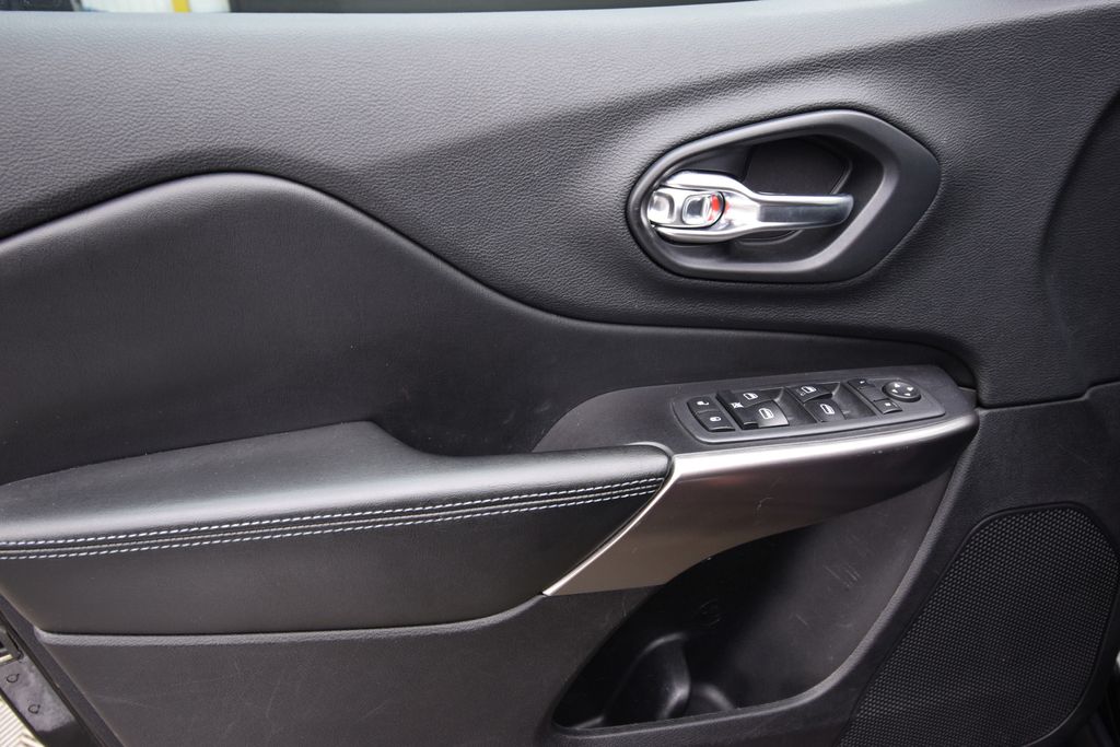 used 2020 Jeep Cherokee car, priced at $15,200