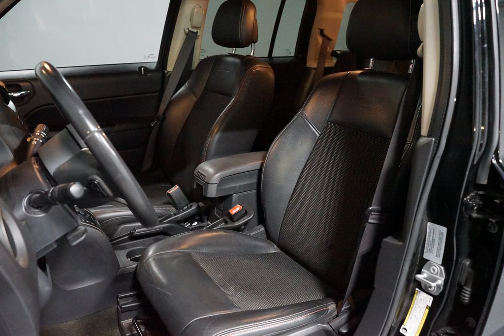 Thumbnail: 2016 Jeep Patriot - 6