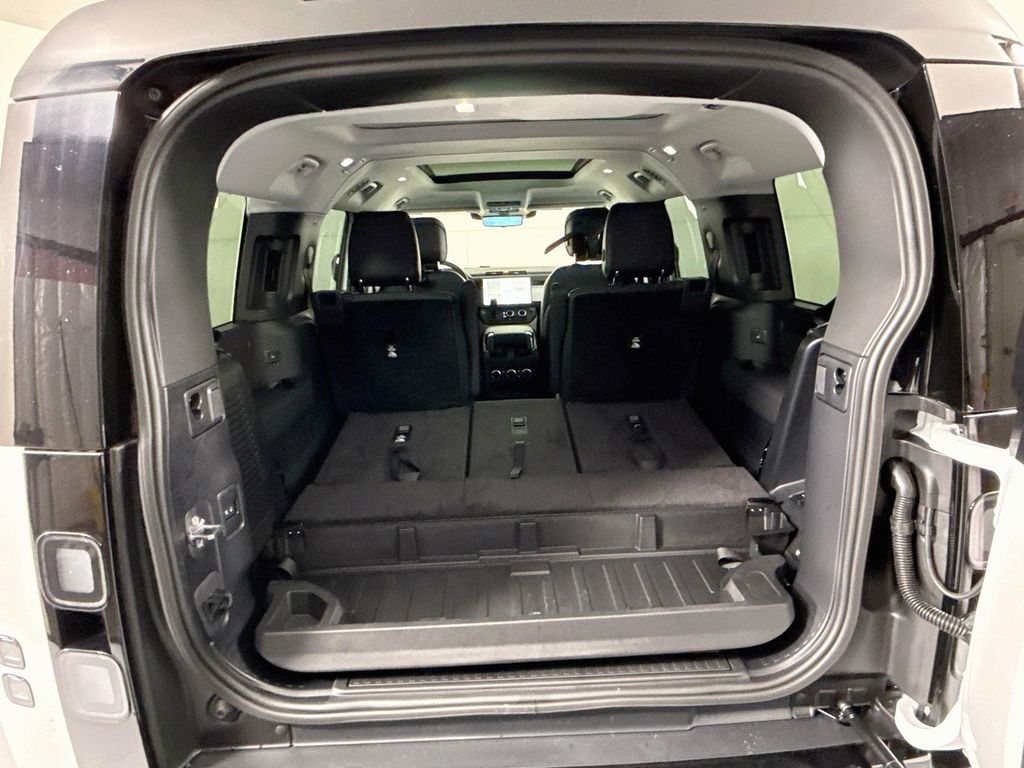 Thumbnail: 2026 Land Rover Defender - 30